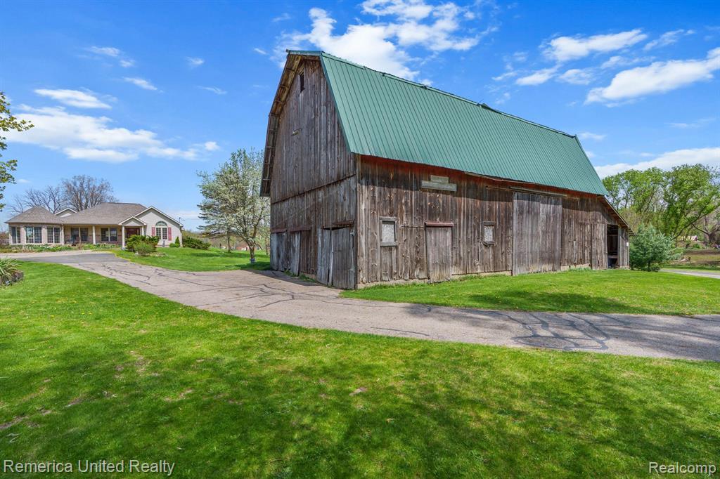 5069 BELL OAK Road, Webberville, MI 48892 — Photo 4