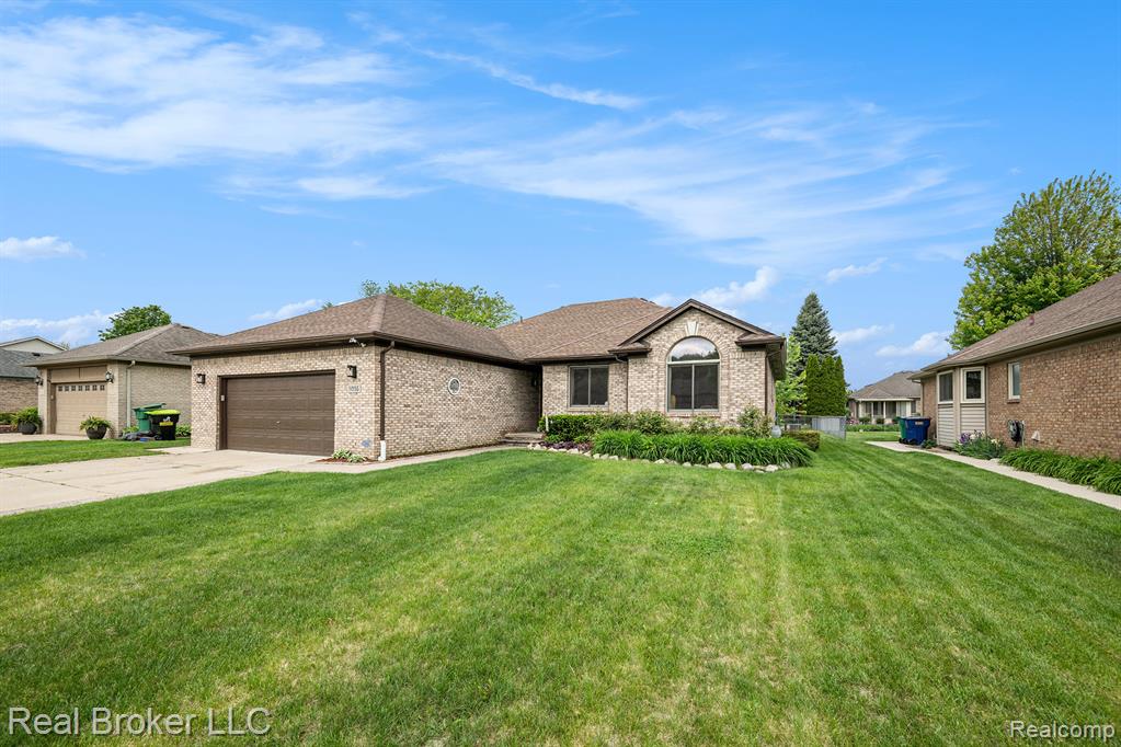 50155 OXFORD Drive, Macomb, MI 48044 — Photo 26
