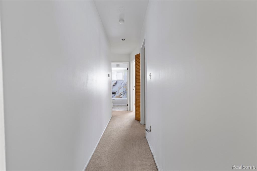 6039 N Silvery Lane, Dearborn Heights, MI 48127 — Photo 10