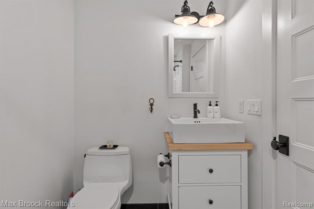 911 S BATES Street, Birmingham, MI 48009 — Photo 26