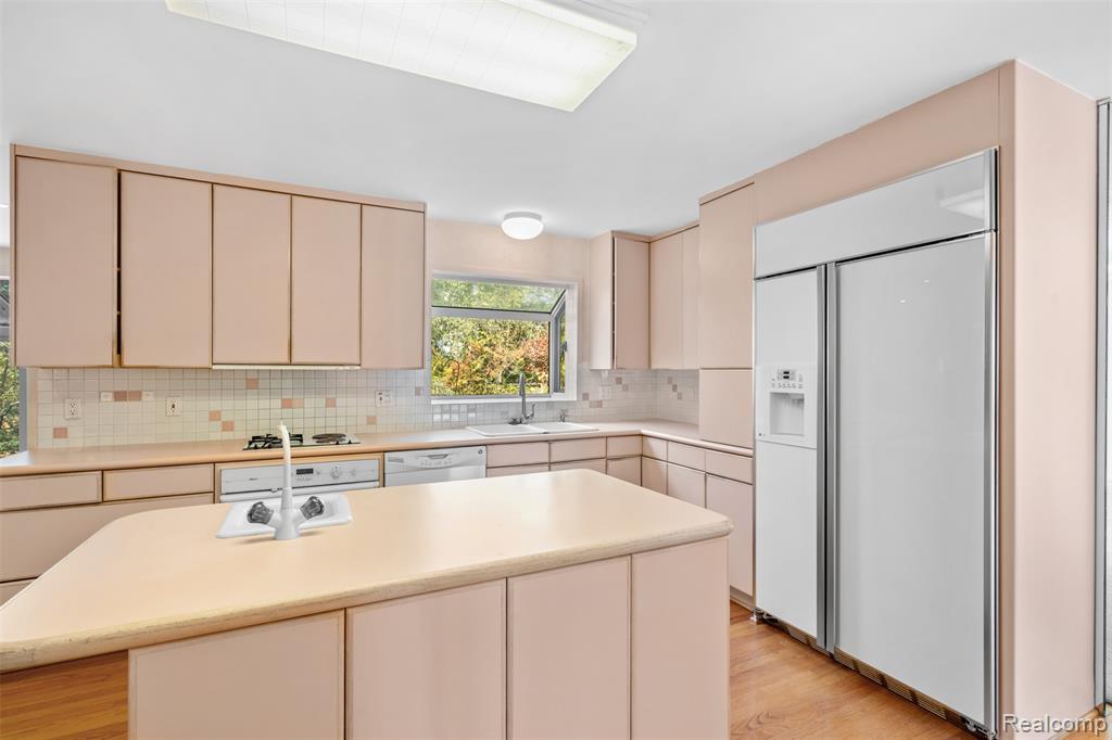 4724 Tara Court, West Bloomfield, MI 48323 — Photo 16