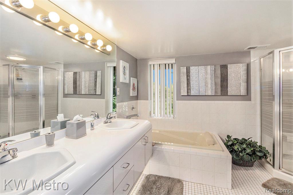 4491 DECKERLAND Street, West Bloomfield, MI 48323 — Photo 22
