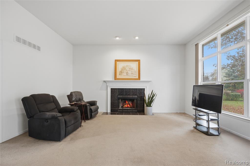 42453 Willsharon Street, Sterling Heights, MI 48314 — Photo 8