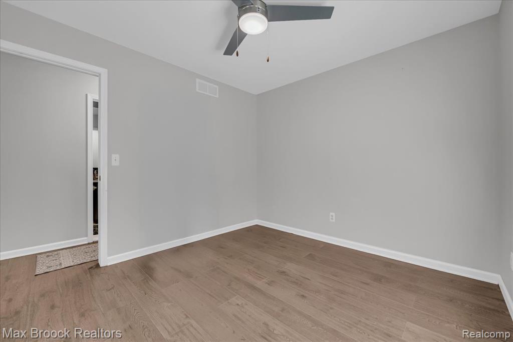 7617 Woodview Drive, Waterford, MI 48327 — Photo 15