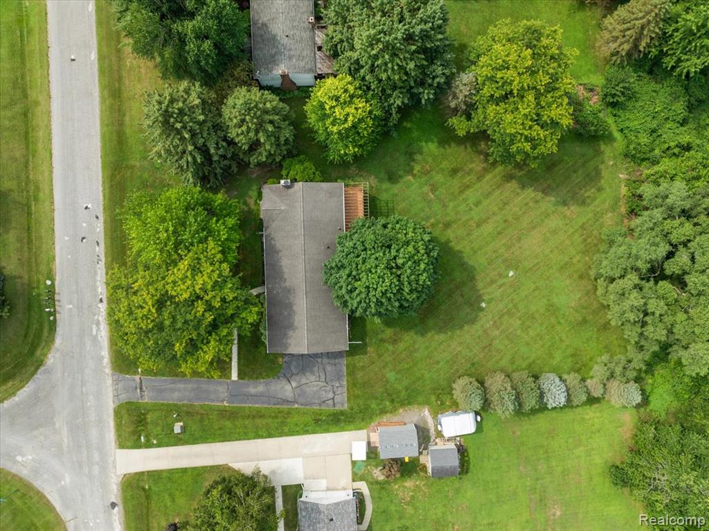 2947 SUN TERRACE Drive, Hartland, MI 48353 — Photo 6