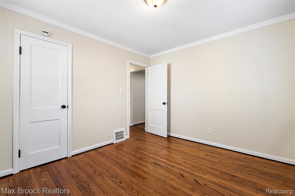 929 Cambridge Road, Berkley, MI 48072 — Photo 14