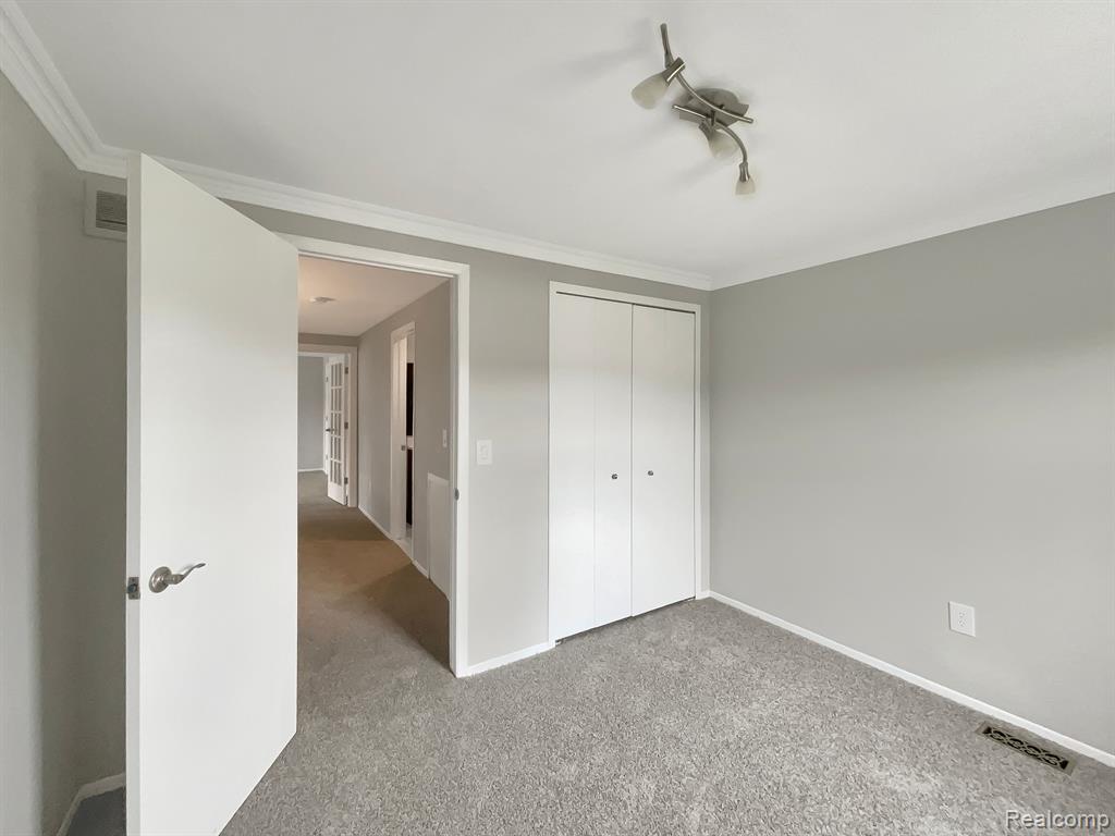 20826 W GLEN HAVEN Circle, Northville, MI 48167 — Photo 19