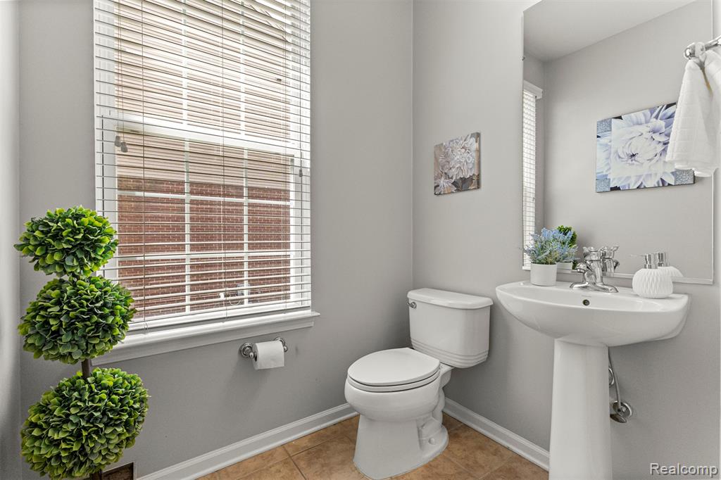 16784 Yellowstone Drive, Northville, MI 48168 — Photo 24