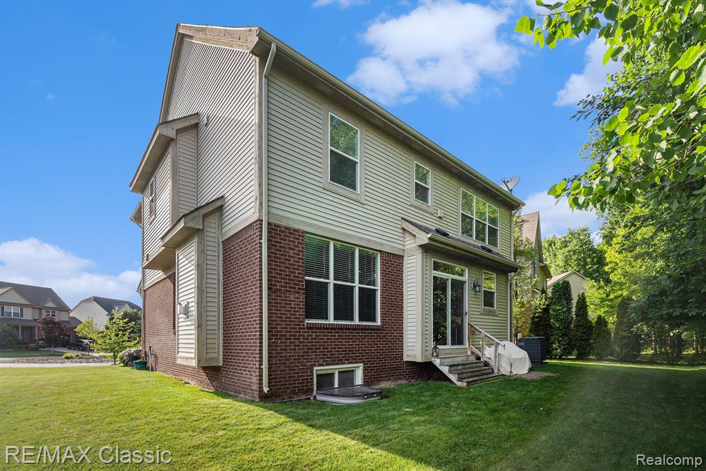 28462 COTTAGE Lane, New Hudson, MI 48165 — Photo 30