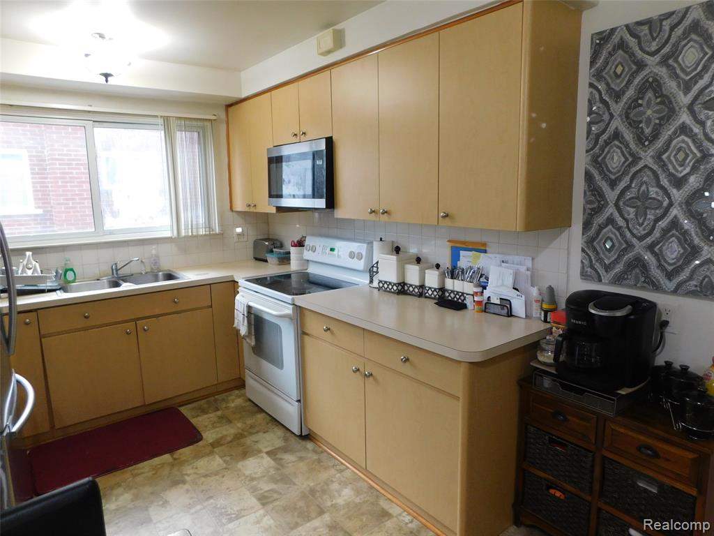 8263 Linda Street, Warren, MI 48093 — Photo 12