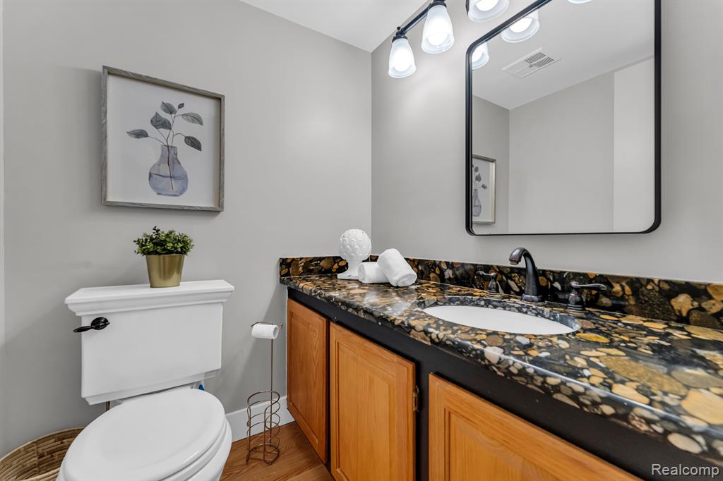 745 OAK BROOK RIDGE Drive, Rochester Hills, MI 48307 — Photo 12