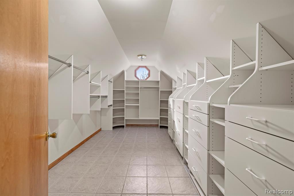49332 GOLDEN LAKE Drive, Shelby Twp, MI 48315 — Photo 34