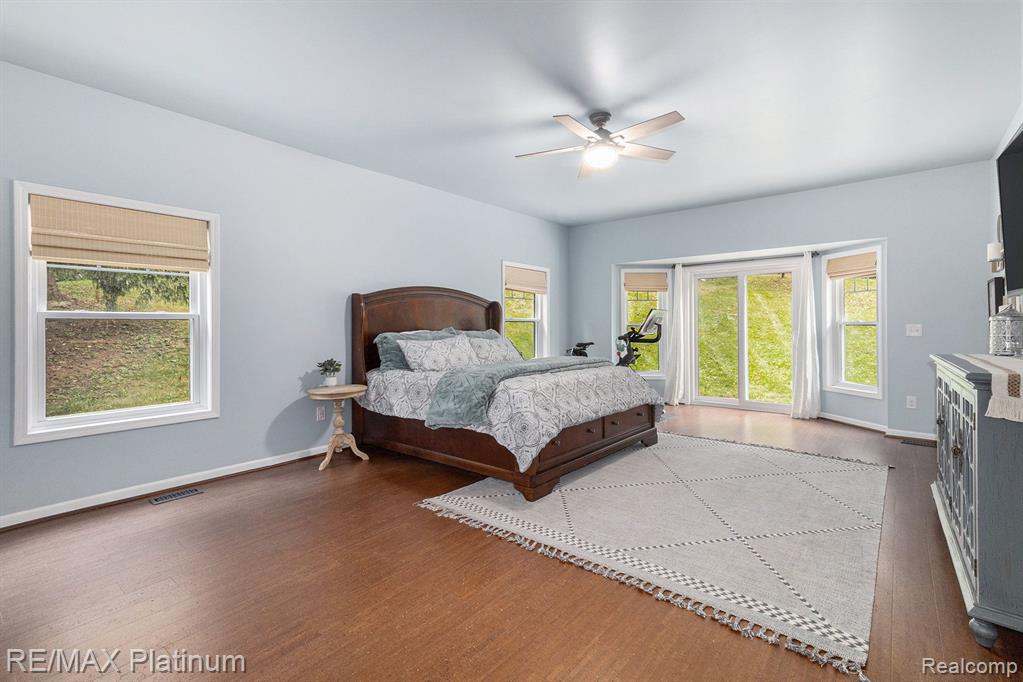 1055 WOODVALE, Milford, MI 48381 — Photo 10