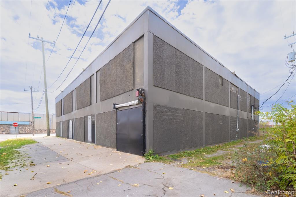 531 E 7 Mile Road, Highland Park, MI 48203 — Photo 2