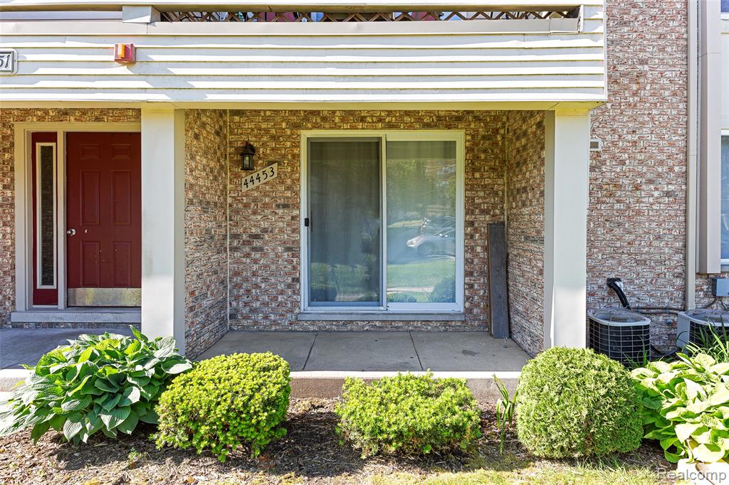 44453 Savery Drive, Canton, MI 48187 — Photo 15