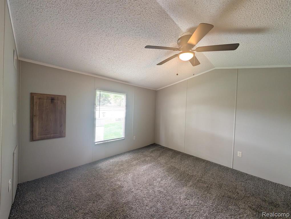 18 Bellwood, Swartz Creek, MI 48473 — Photo 9