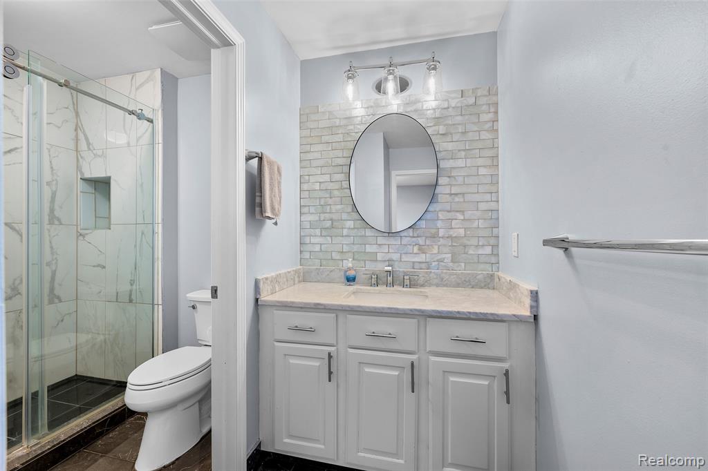 4476 Woodcliff Court, Rochester, MI 48306 — Photo 35