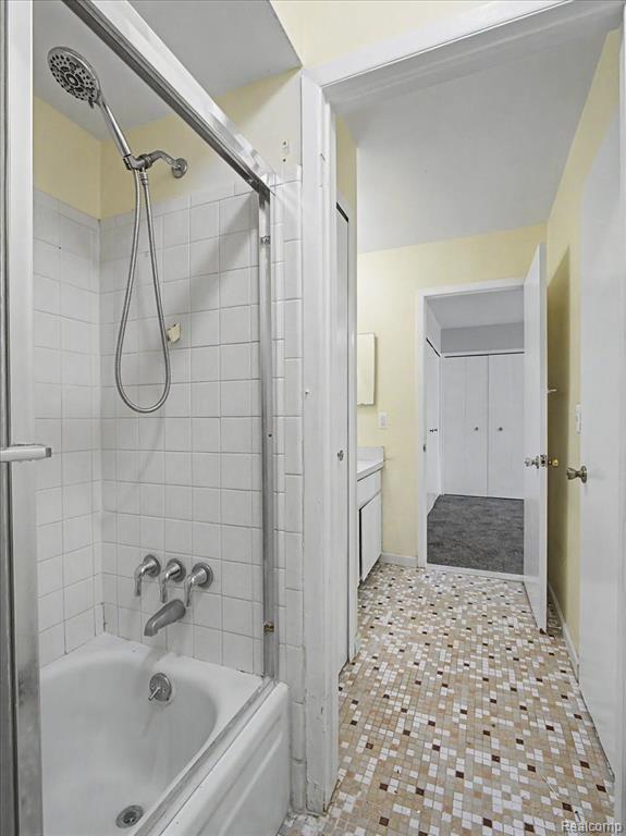41957 Utica Road, Sterling Heights, MI 48313 — Photo 29