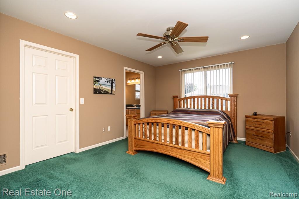 52033 Pebble Creek Drive, New Baltimore, MI 48047 — Photo 13
