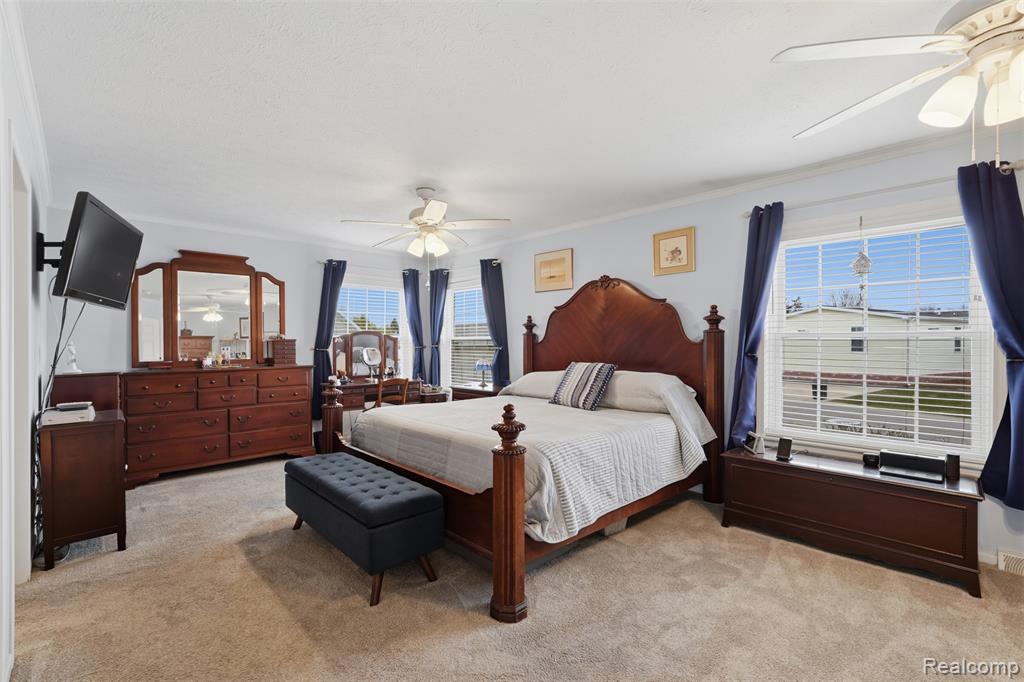 11186 Chestnut Hill Court, South Lyon, MI 48178 — Photo 21