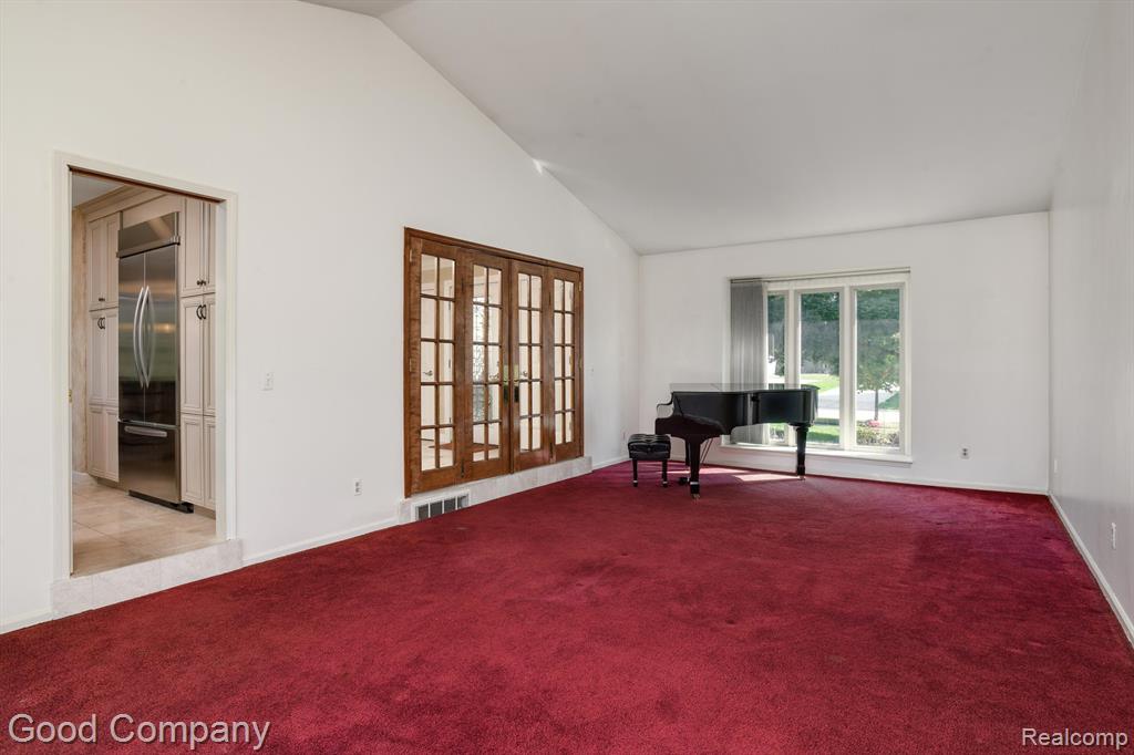 6333 ELSEY Drive, Troy, MI 48098 — Photo 8