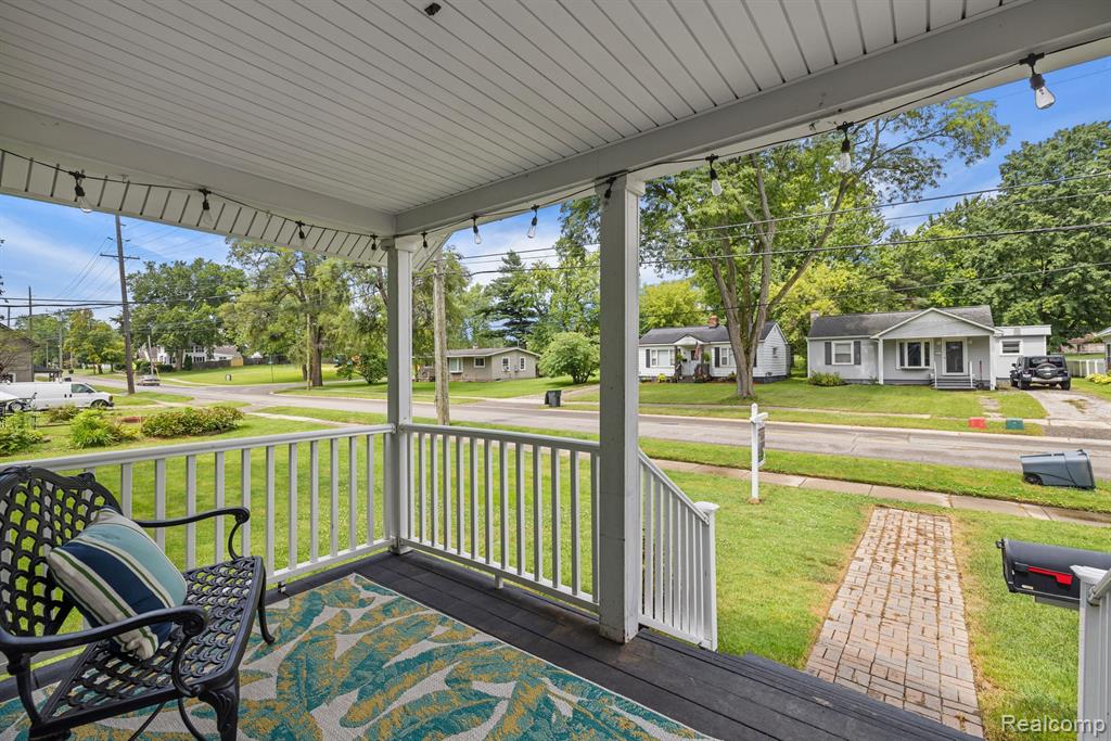 536 ATWATER Street, Lake Orion, MI 48362 — Photo 5