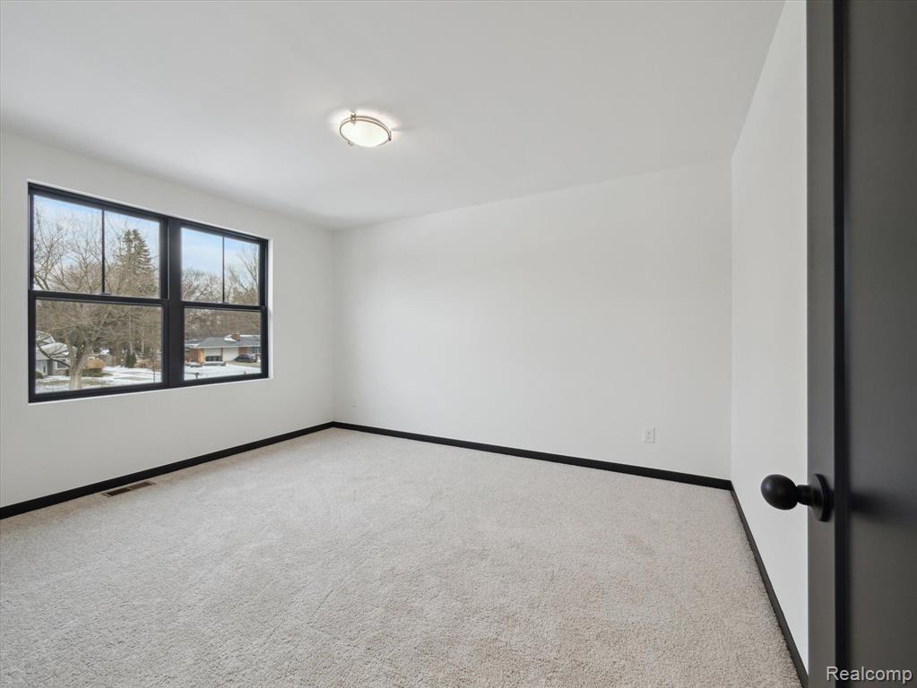 15579 MARILYN Avenue, Plymouth, MI 48170 — Photo 24