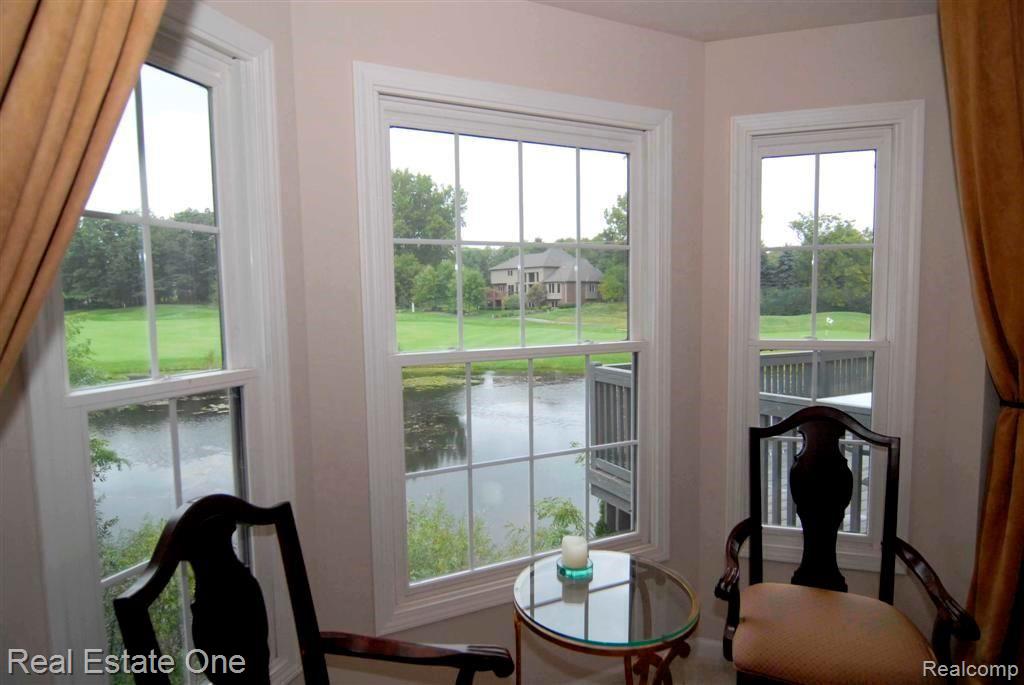 66 SANDHILLS Lane, Lake Orion, MI 48362 — Photo 17