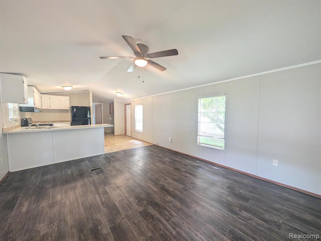 18 Bellwood, Swartz Creek, MI 48473 — Photo 3