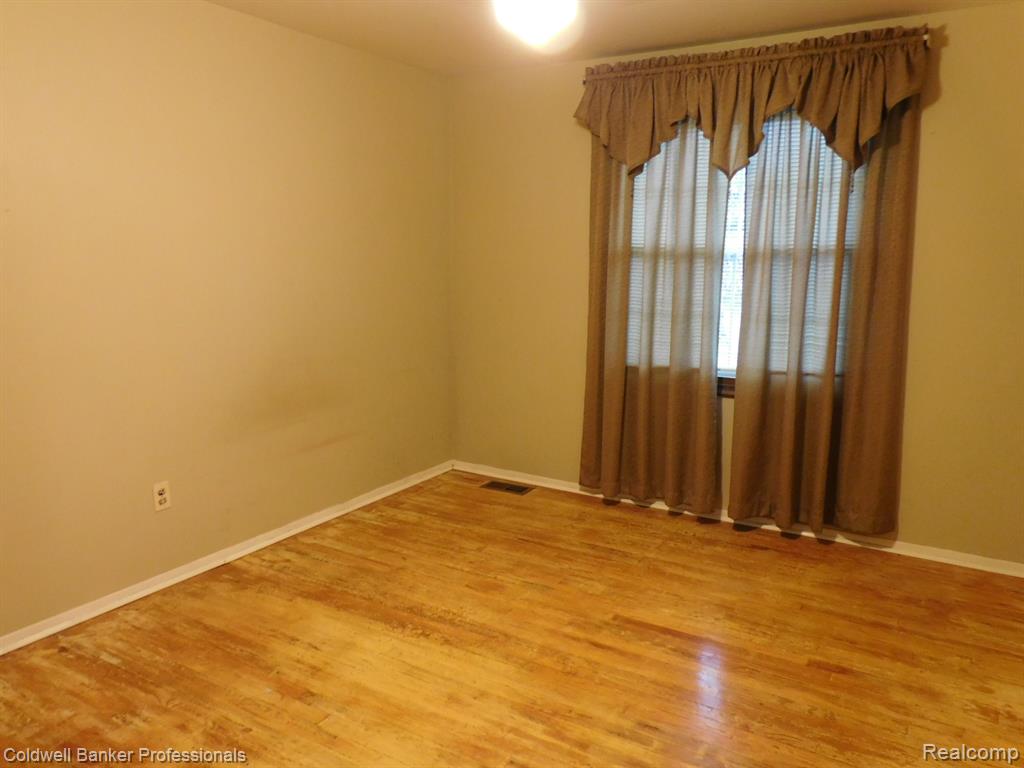 5244 Folkstone Drive, Troy, MI 48085 — Photo 18