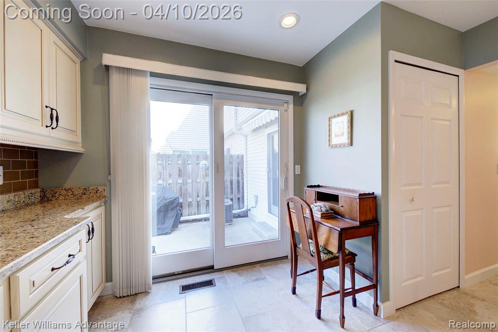 42092 Queen Anne Court, Northville, MI 48167 — Photo 22