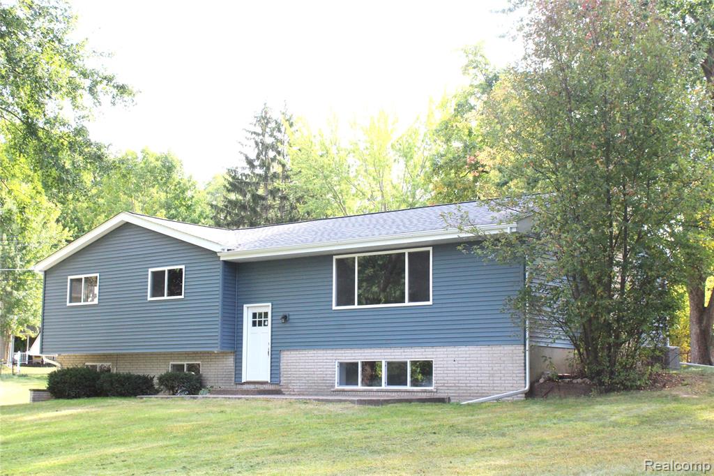 6342 Restwood Drive, Linden, MI 48451 — front exterior