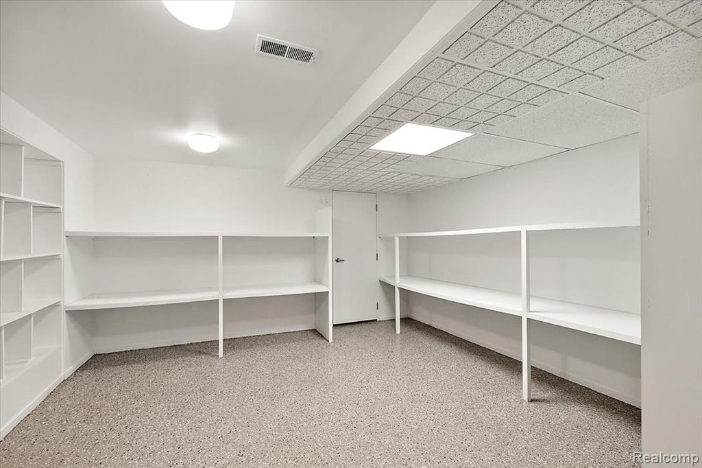 700 Lakeside Drive, Birmingham, MI 48009 — Photo 32