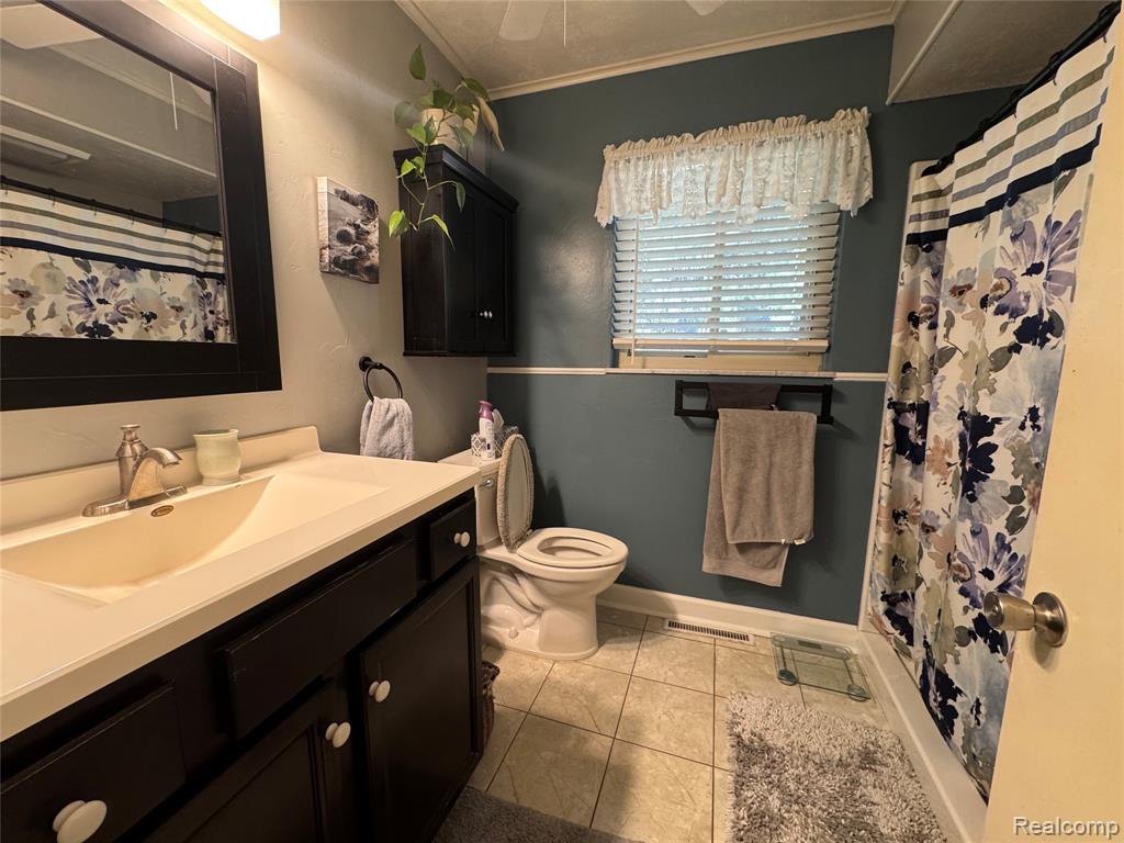 7665 Apache Trail Road, Temperance, MI 48182 — Photo 25