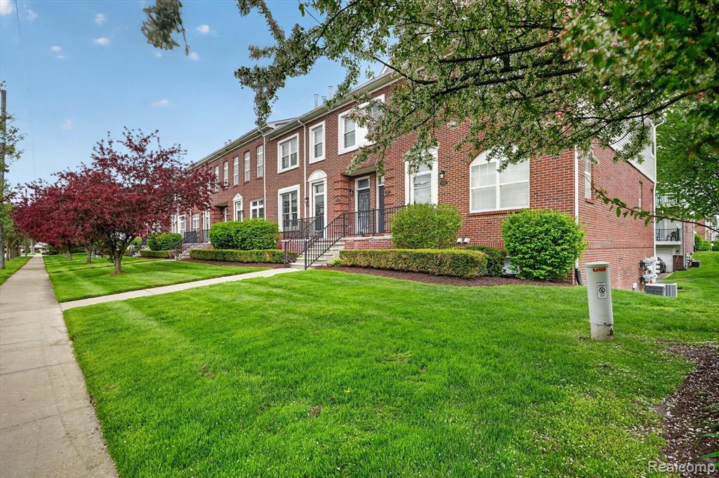 43027 Strand Drive, Sterling Heights, MI 48313 — Photo 4