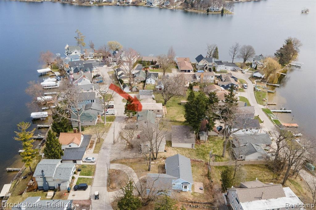 633 DETROIT Avenue, Lake Orion, MI 48362 — Photo 88