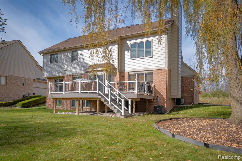 7059 YARMOUTH Drive, West Bloomfield, MI — Photo 54