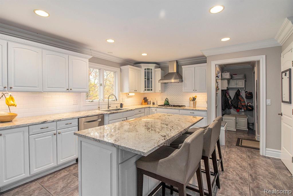 8925 Deerwood Road, Clarkston, MI 48348 — Photo 12