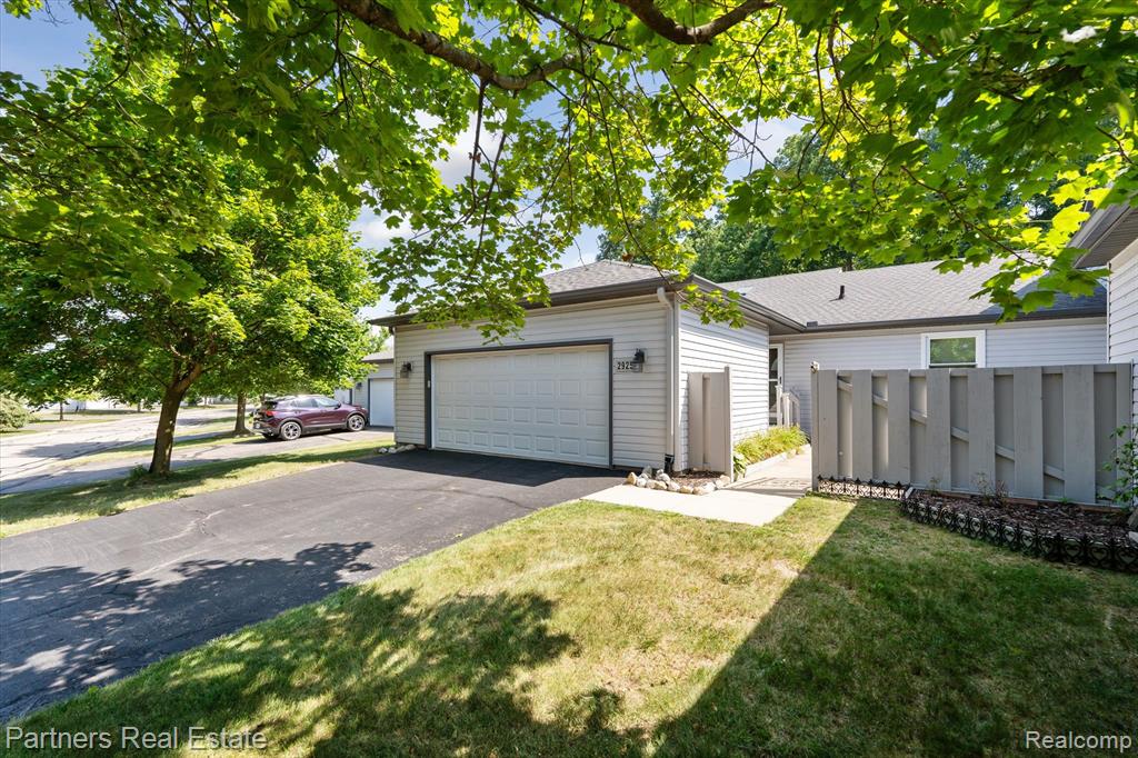 2925 E Telluride, Brighton, MI 48114 — Photo 52