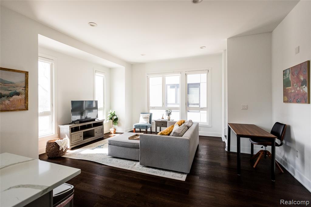 2037 11th Street - Photo 3