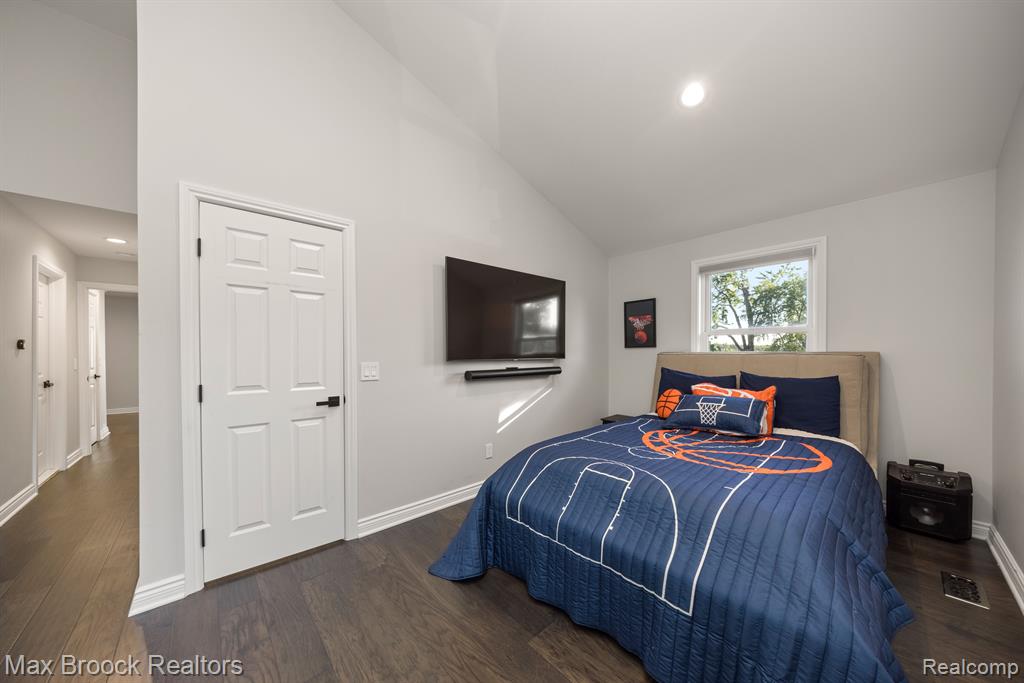 4659 LINWOOD Street, West Bloomfield, MI 48324 — Photo 58