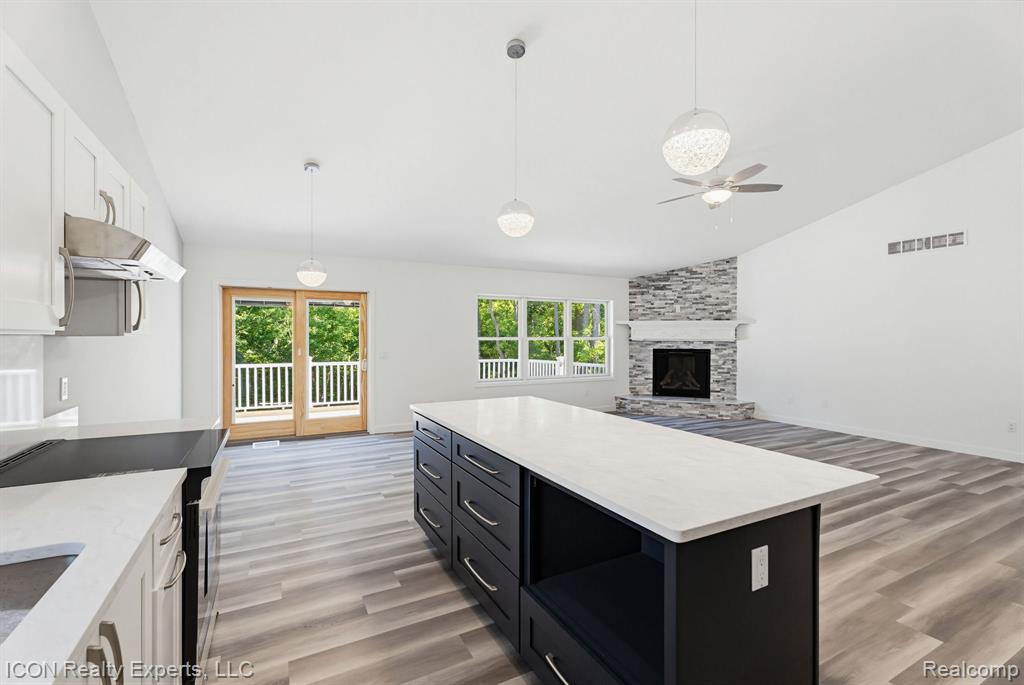 3907 Pontiac Lake Road, Waterford, MI 48328 — Photo 14