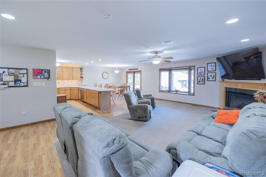 21855 Huron River Drive, New Boston, MI 48164 — Photo 8