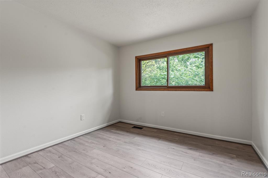 3325 Proctor Lane, Oakland, MI — Photo 32