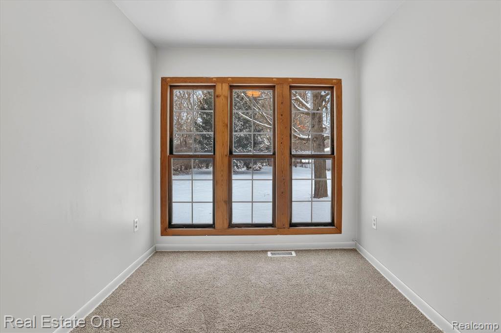 3267 Mills Acres Street, Flint, MI 48506 — Photo 17
