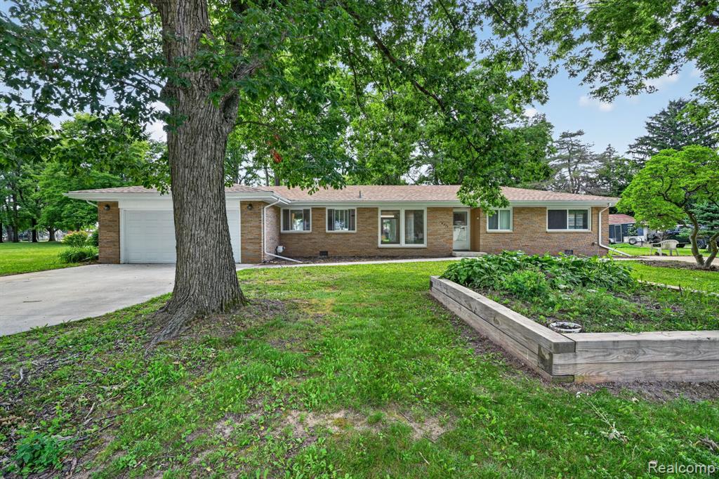 4877 Orchard Lane, Owosso, MI 48867 — Photo 3