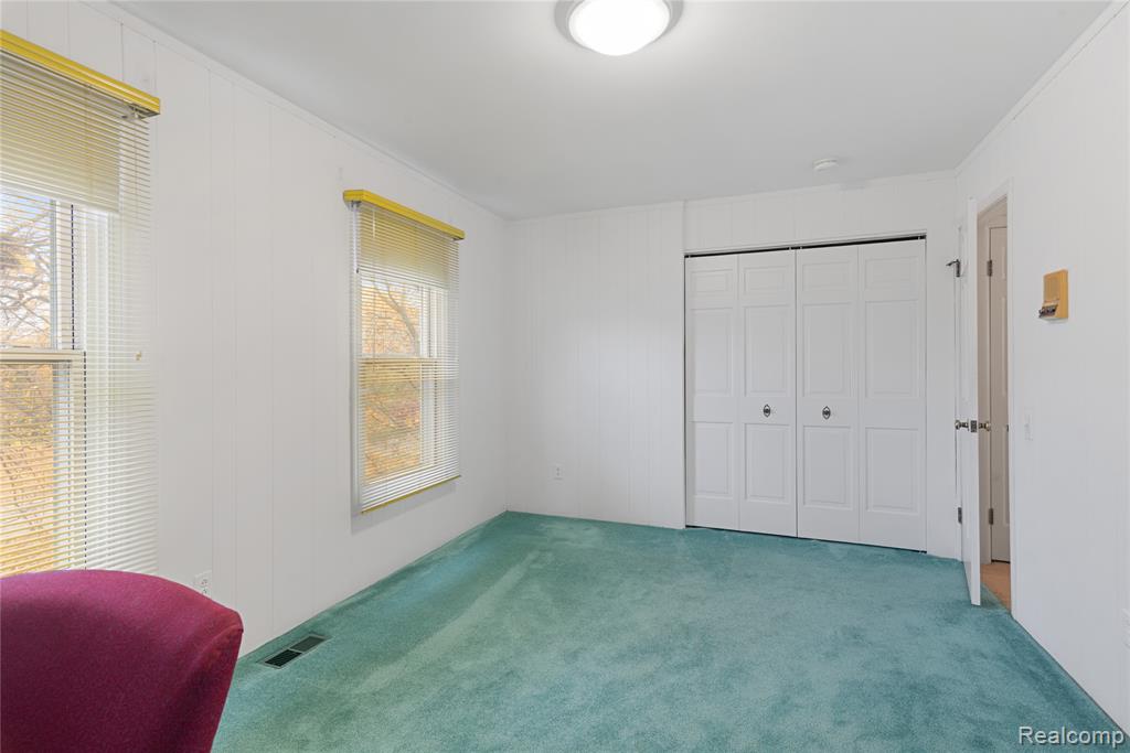5023 Meadowbrook Drive, West Bloomfield, MI — Photo 25
