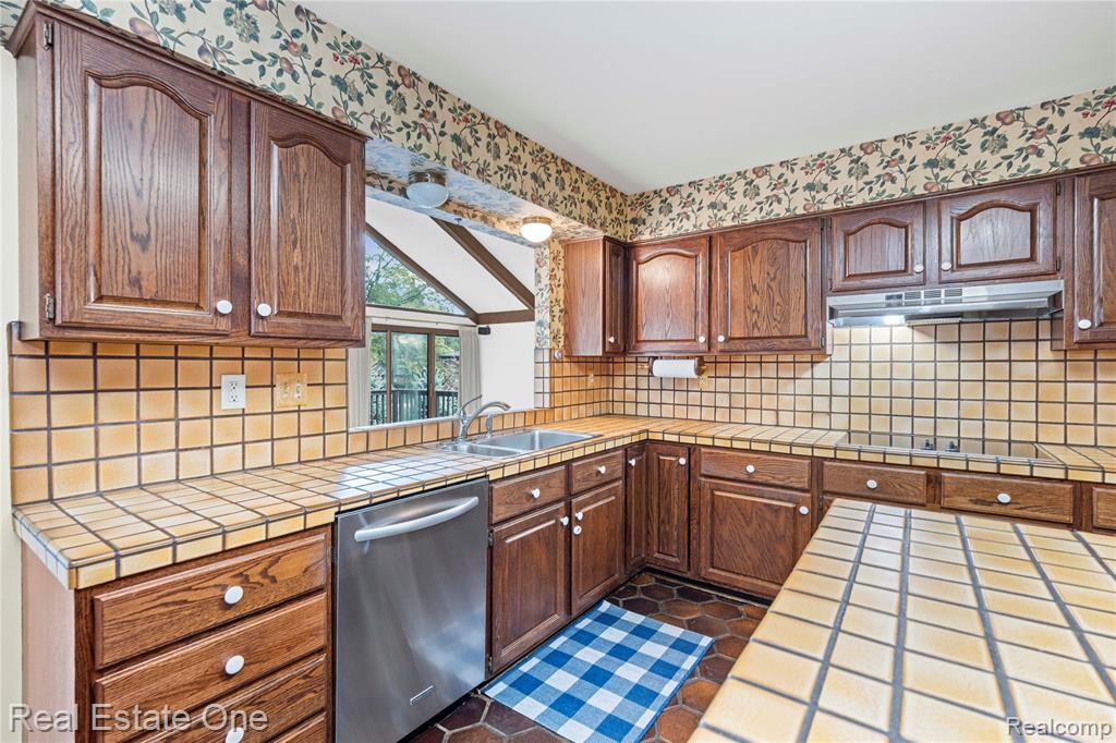 4279 Pine Lane, West Bloomfield, MI 48323 — Photo 8