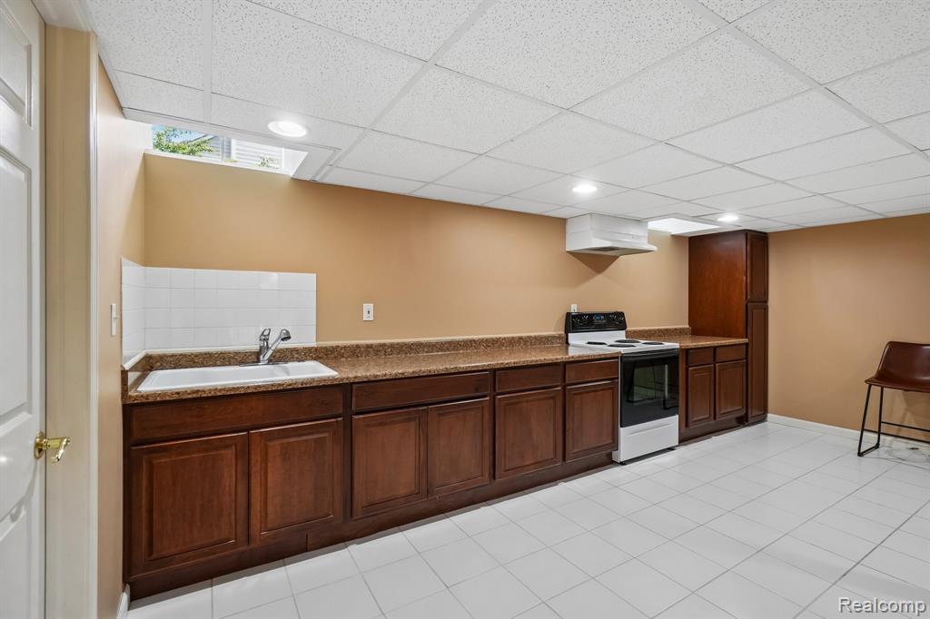45896 Lathum Drive, Novi, MI — Photo 50