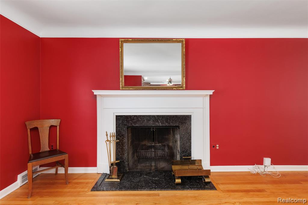 12935 Victoria Avenue, Huntington Woods, MI — Photo 14